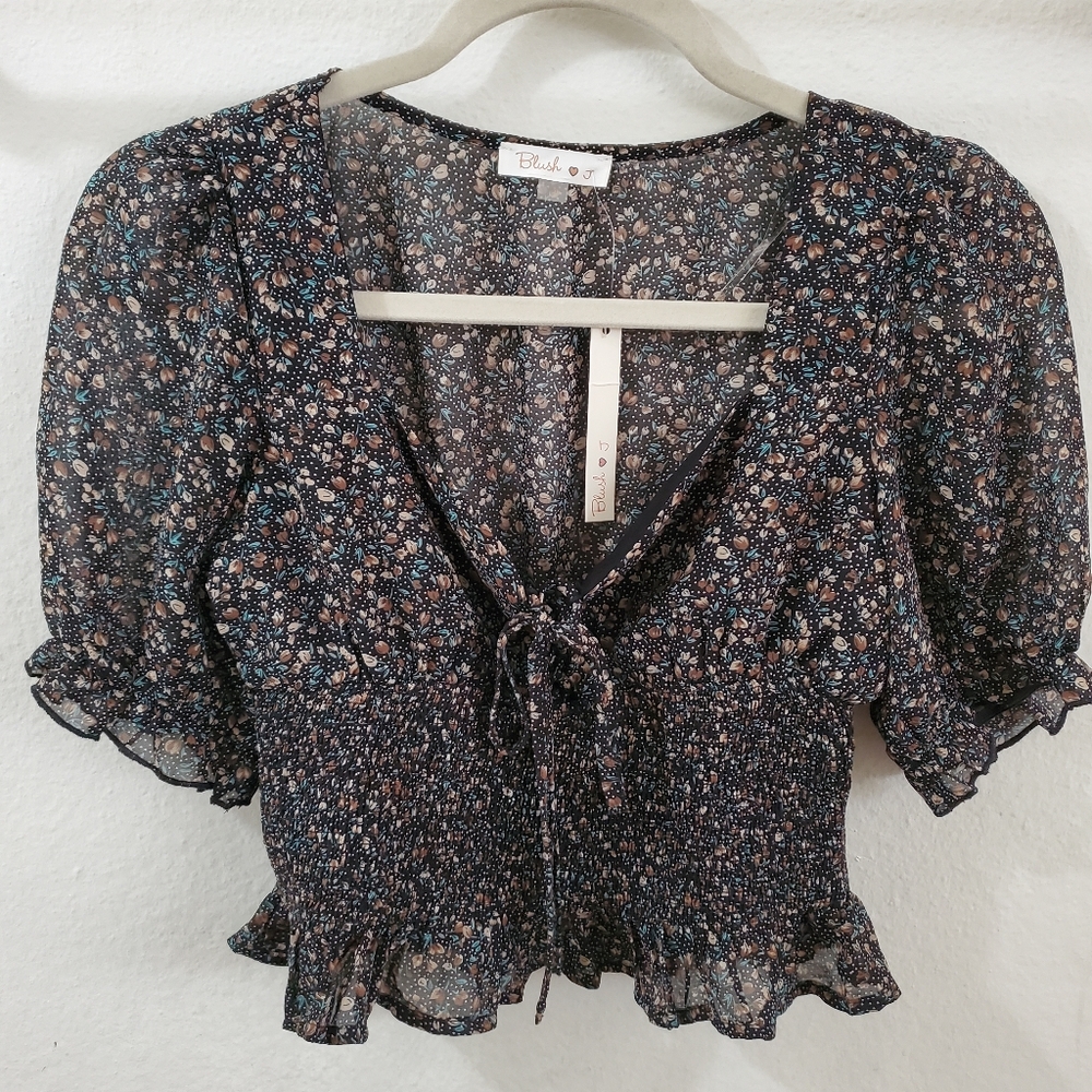 BLUSH J BLACK FLORAL CROP TOP
